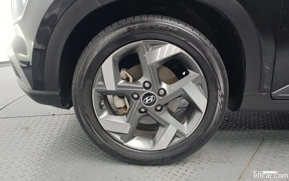 Hyundai Venue 1.6 2023 — миниатюра 2