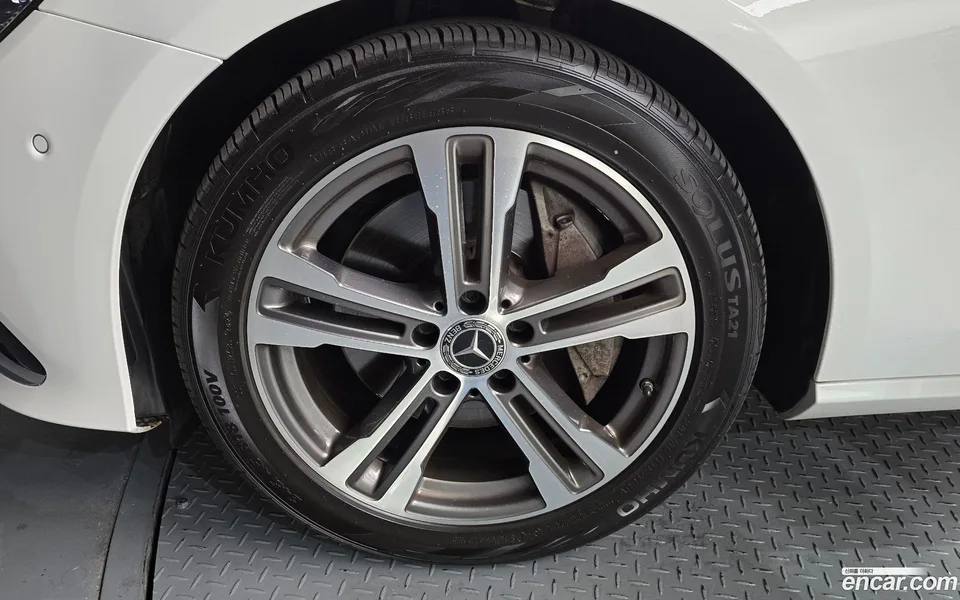 Mercedes-Benz E-Class E350 4MATIC 2022 — миниатюра 2