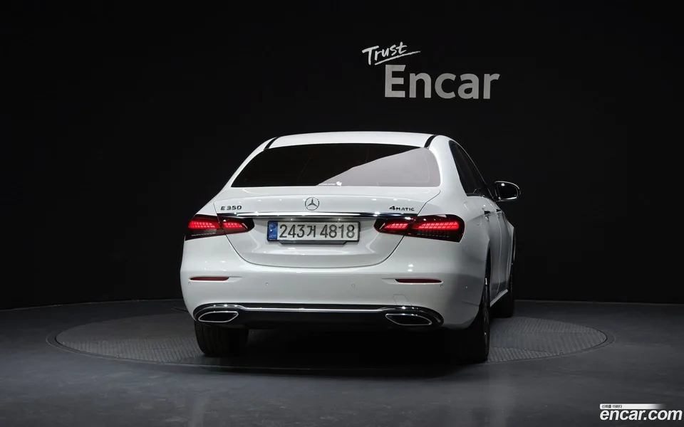 Mercedes-Benz E-Class E350 4MATIC 2022 — миниатюра 4