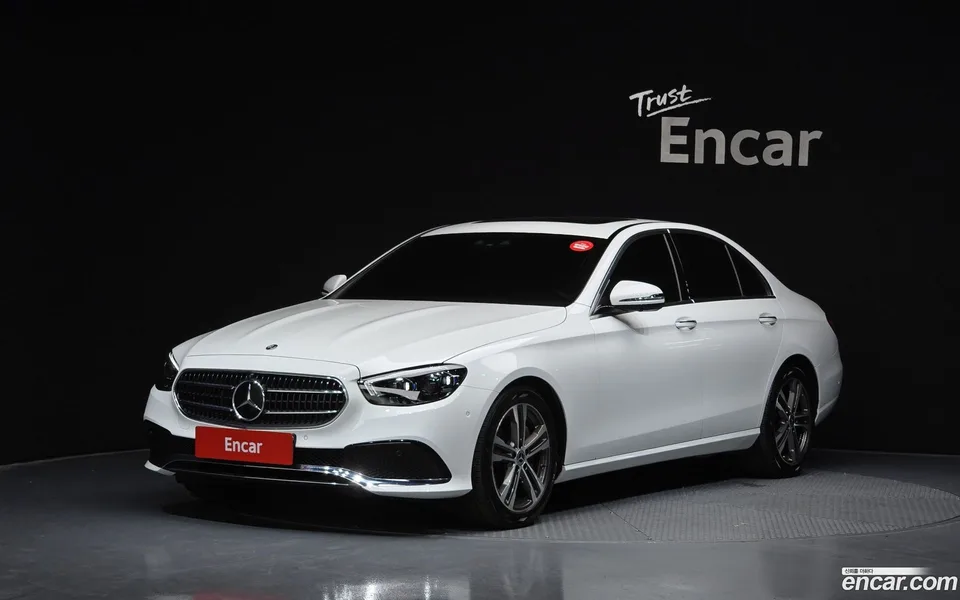 Mercedes-Benz E-Class 2022