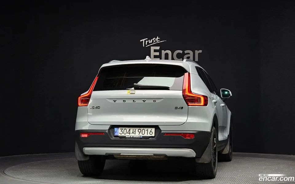 Volvo XC40 B4 2022 — миниатюра 4