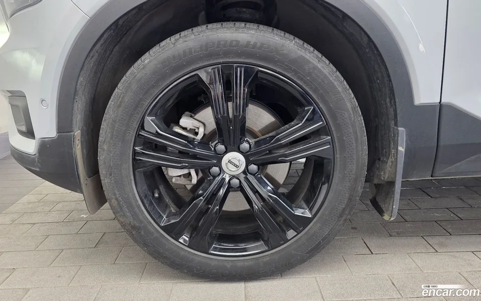 Volvo XC40 B4 2022 — миниатюра 5