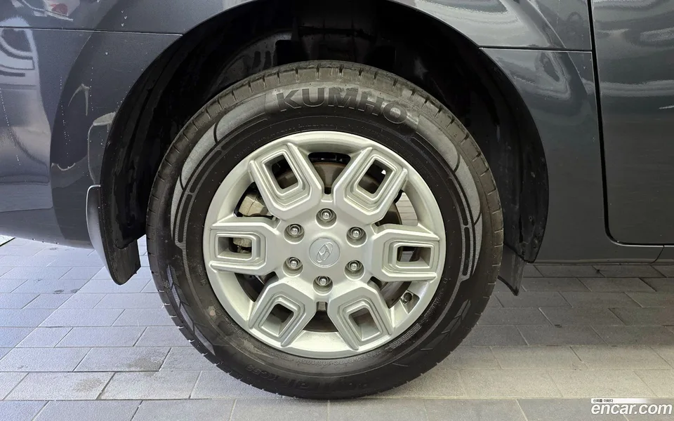 Hyundai Staria 3 2023 — миниатюра 2