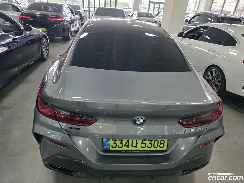 BMW 8 Series M850i xDrive 2025 — миниатюра 4