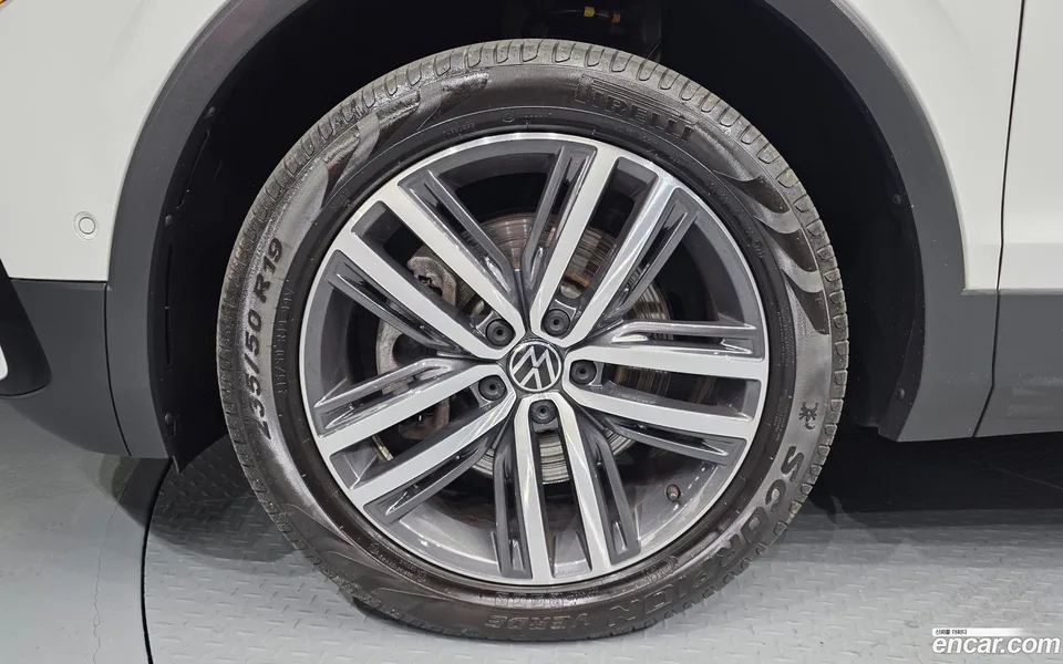 Volkswagen Tiguan Allspace 2.0 TSI 2022 — миниатюра 2
