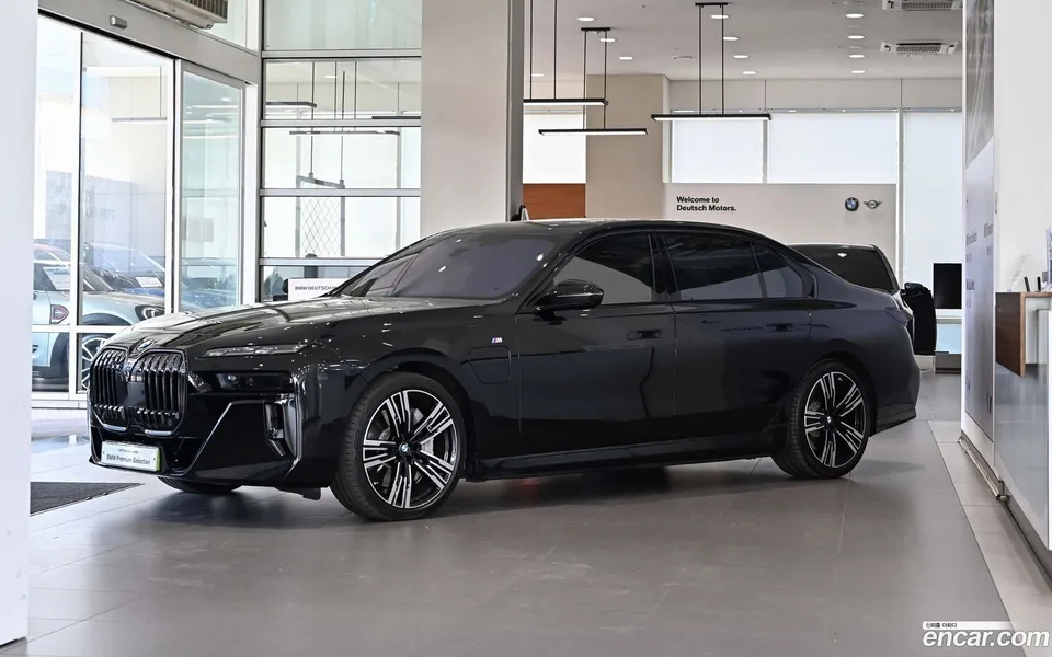 BMW 7 Series 2024