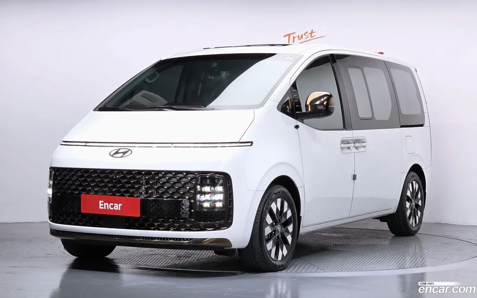 Hyundai Staria HEV 1.6 9 2024 — фото 1, купить с доставкой в Москву
