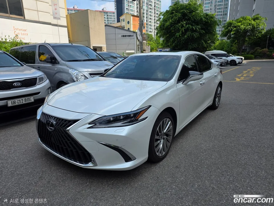 Lexus ES 300h 2024 — фото 1, купить с доставкой в Москву