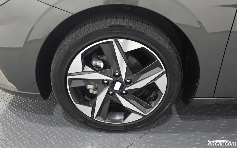 Hyundai Avante 1.6 2023 — миниатюра 2