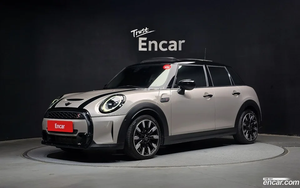 MINI Cooper S 5 2022 — фото 1, купить с доставкой в Москву