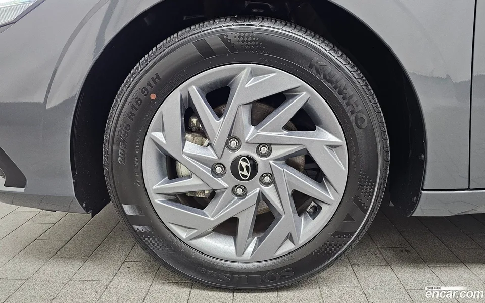 Hyundai Avante CN7 Hybrid 2024 — миниатюра 2