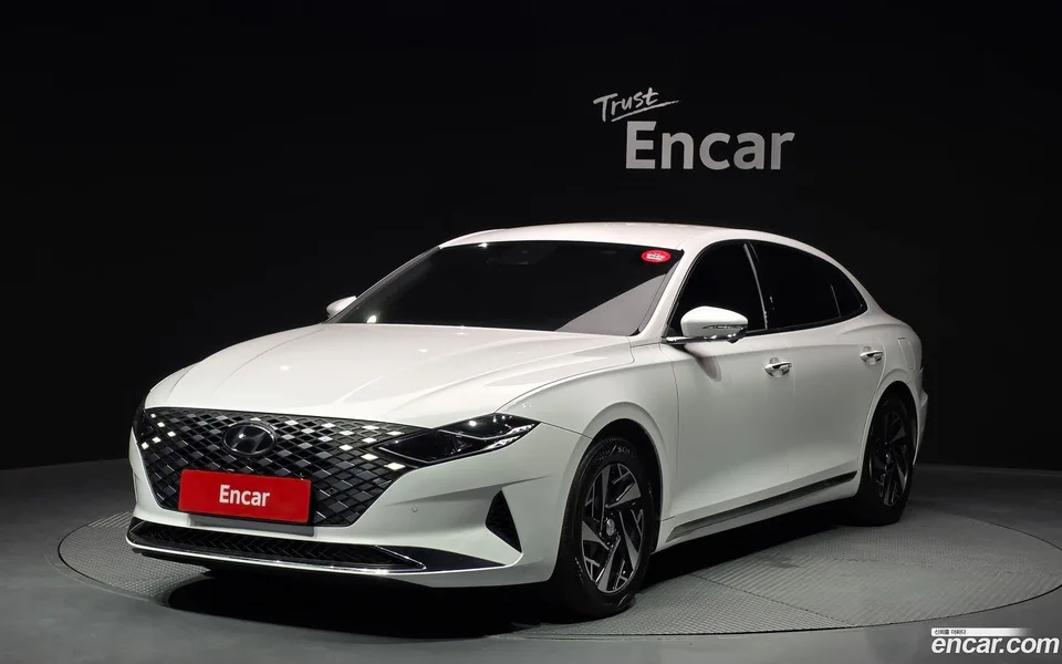 Hyundai Grandeur IG Hybrid 2022 — фото 1, купить с доставкой в Москву