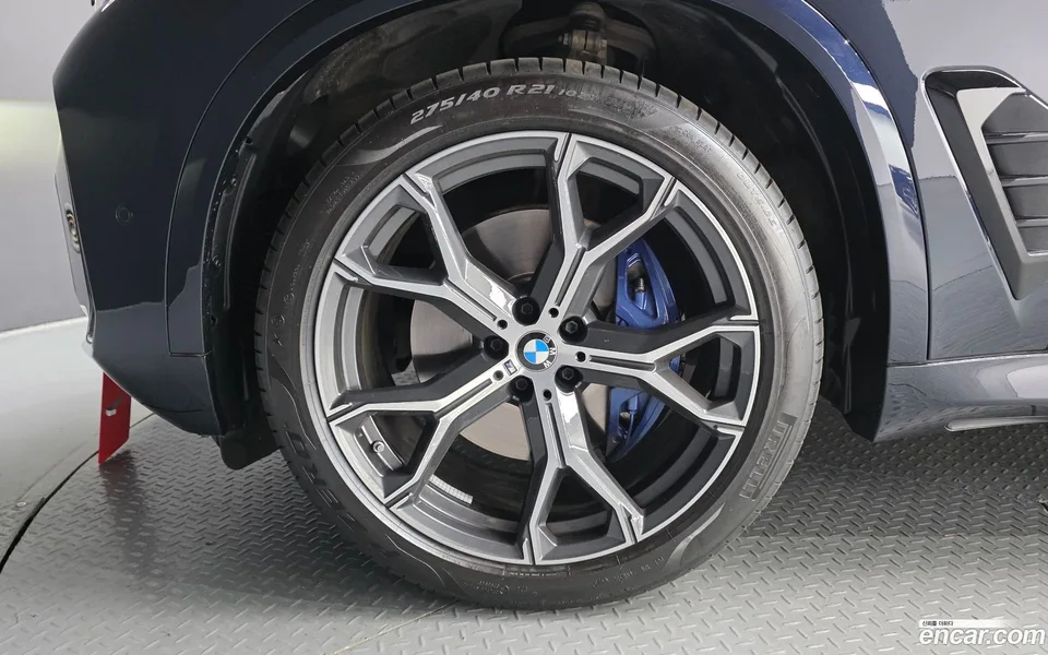 BMW X5 xDrive 40i M 2025 — миниатюра 2
