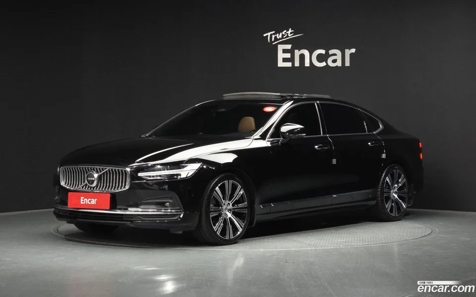 Volvo S90 B6 AWD 2022 — фото 1, купить с доставкой в Москву