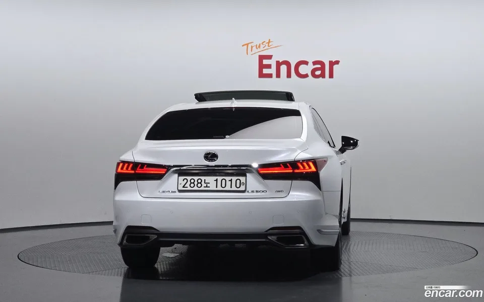 Lexus LS 500 3.5 AWD 2022 — миниатюра 4