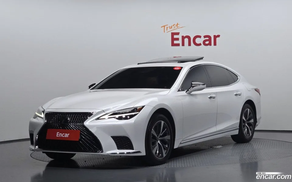 Lexus LS 500 3.5 AWD 2022 — фото 1, купить с доставкой в Москву