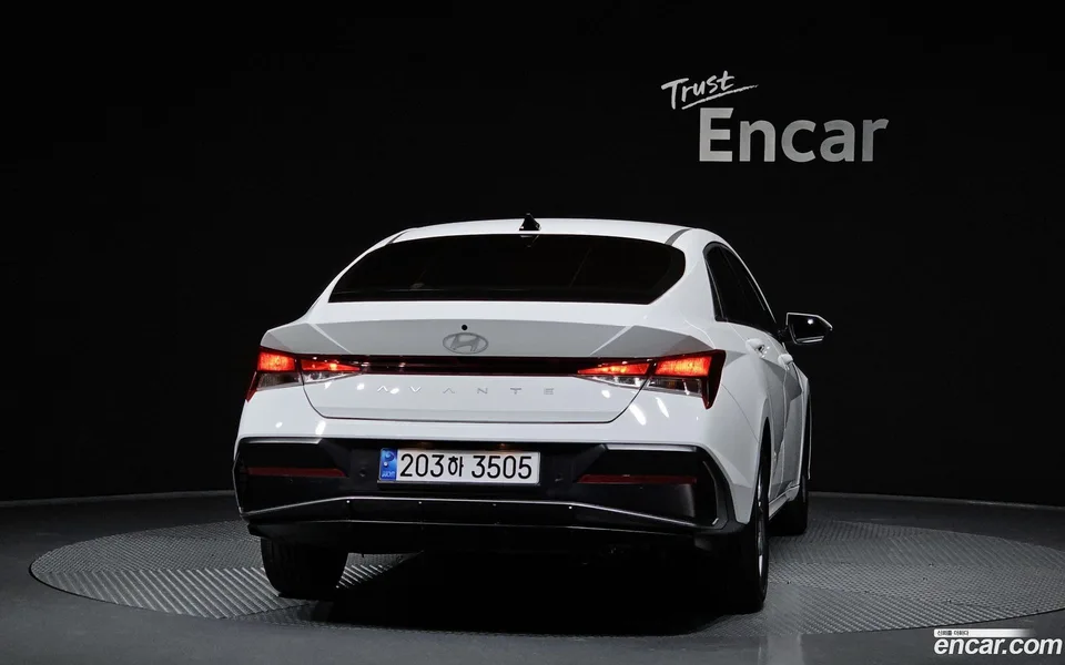 Hyundai Avante CN7 Hybrid 2025 — миниатюра 4