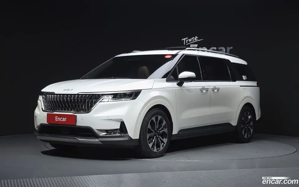 Kia Carnival 7 2022 — фото 1, купить с доставкой в Москву