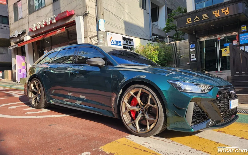 Audi RS6 4.0 TFSI 2025 — фото 1, купить с доставкой в Москву