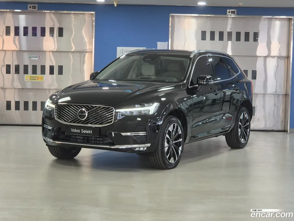 Volvo XC60 B5 2026 — фото 1, купить с доставкой в Москву
