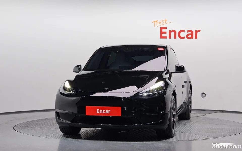 Tesla Model Y AWD 2024 — миниатюра 3
