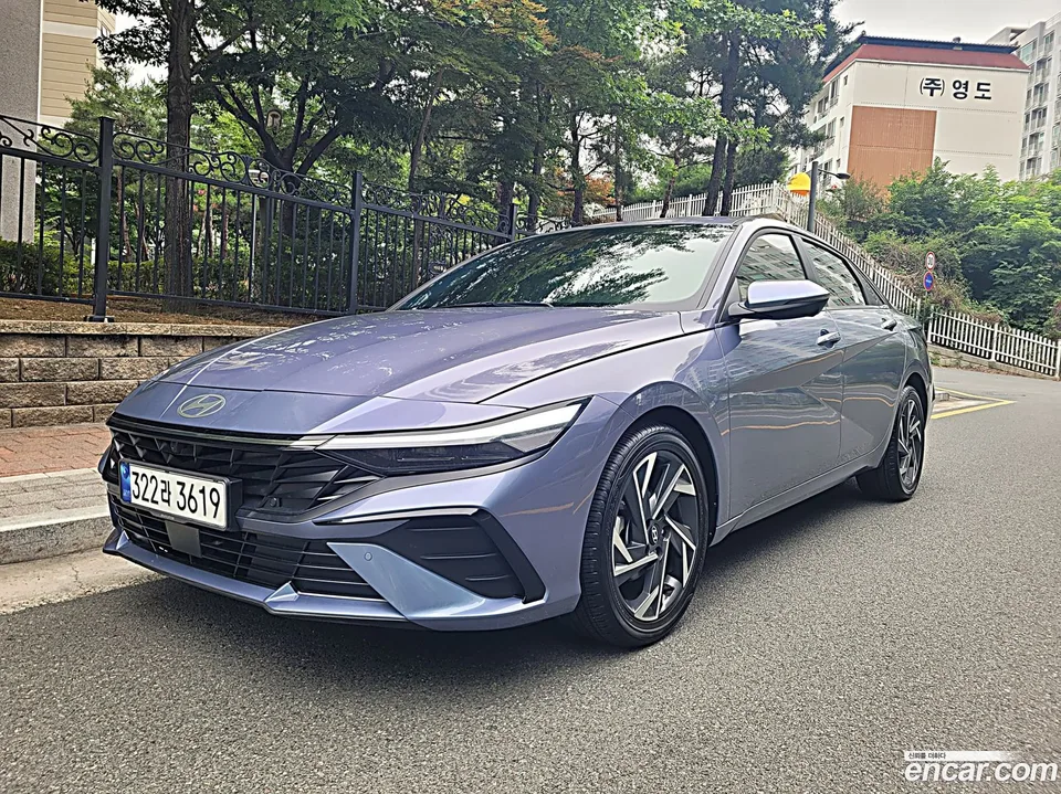 Hyundai Avante CN7 1.6 2023 — photo 1, buy with delivery to Moscow