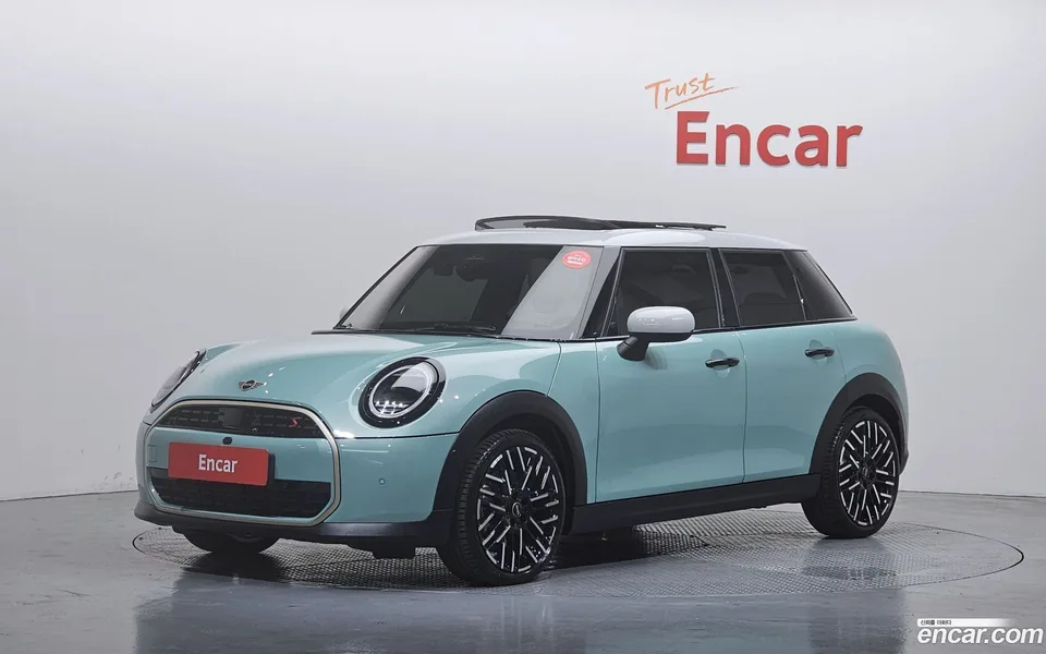 MINI Cooper S 5 2024 — photo 1, buy with delivery to Moscow