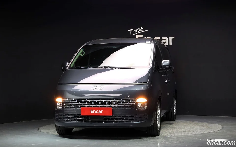 Hyundai Staria 5 2023 — миниатюра 3