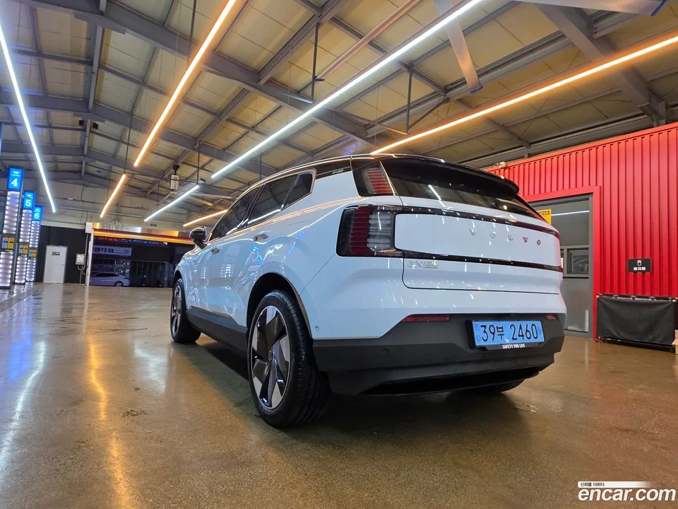Volvo EX30 2025 — миниатюра 4
