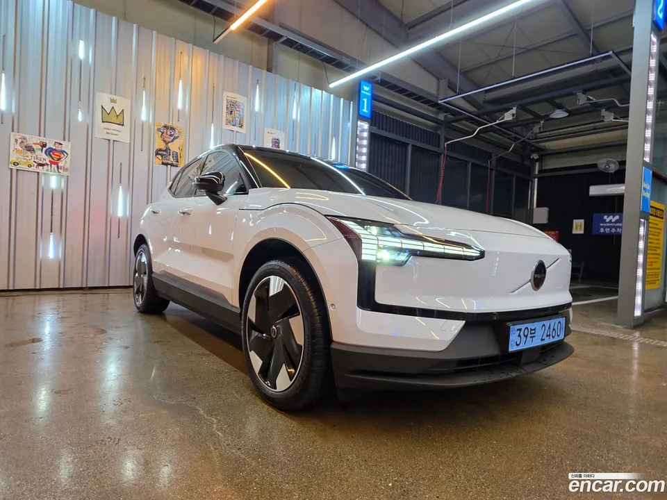 Volvo EX30 2025 — миниатюра 5