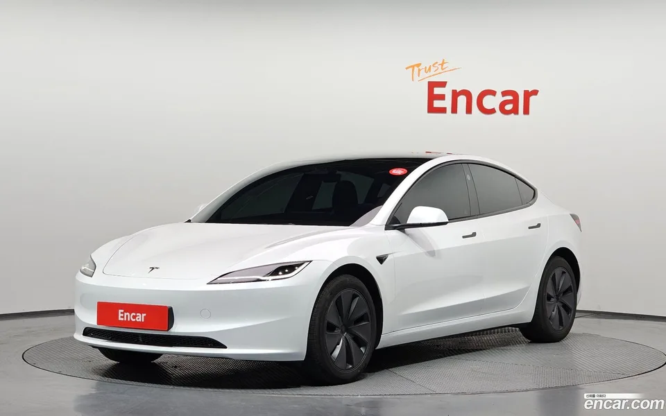 Tesla Model 3 RWD 2025 — фото 1, купить с доставкой в Москву