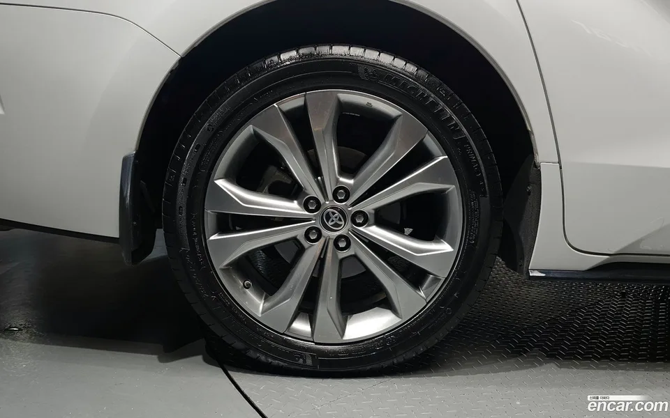 Toyota Sienna 2.5 2WD 2024 — миниатюра 5