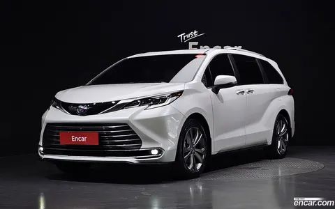 Toyota Sienna 2024 купить в Москве