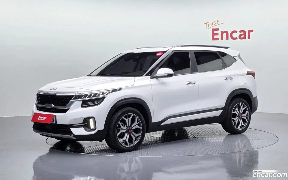 Kia Seltos 1.6 2WD 2022 — фото 1, купить с доставкой в Москву