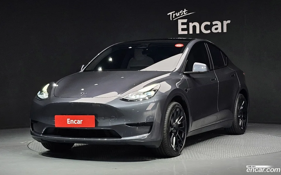 Tesla Model Y RWD 2024 — фото 1, купить с доставкой в Москву