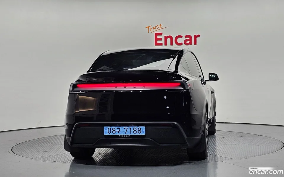 Tesla Model Y RWD 2025 — миниатюра 4