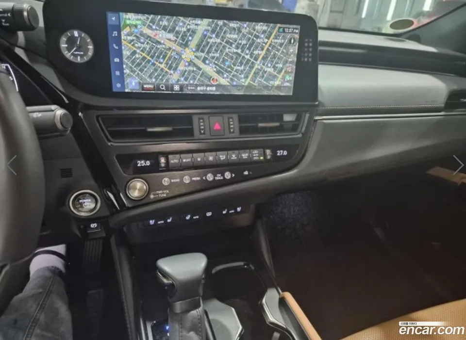 Lexus ES 300h 2023 — миниатюра 3