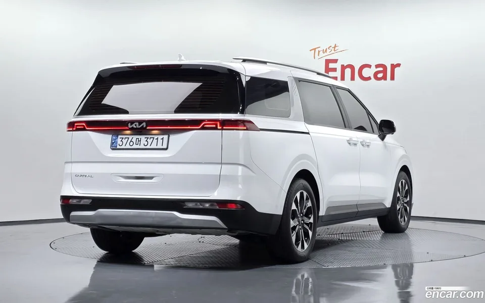 Kia Carnival 9 2022 — миниатюра 2