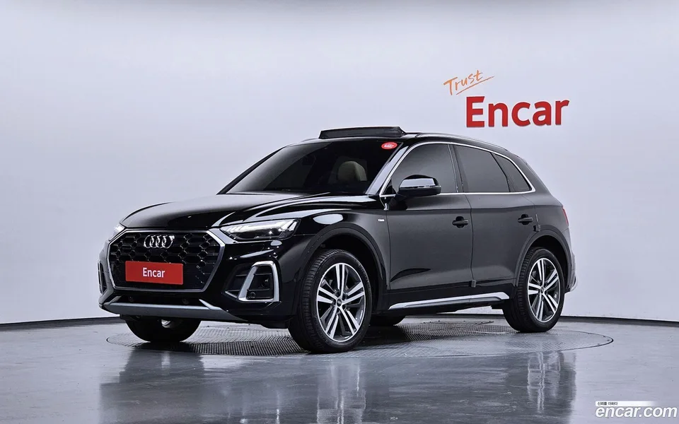 Audi Q5 45 TFSI 2022 — фото 1, купить с доставкой в Москву