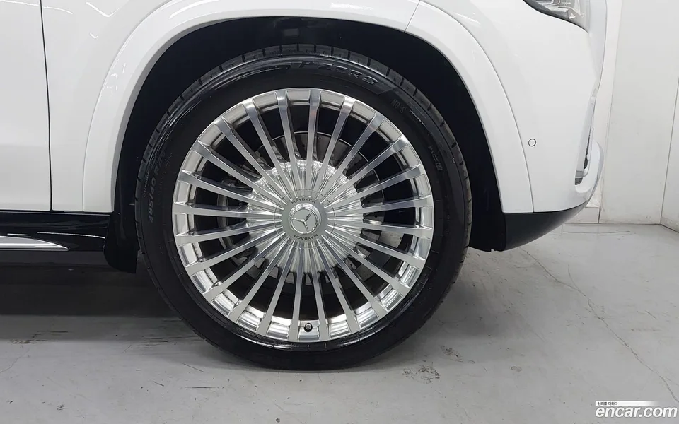 Mercedes-Benz GLS-Class GLS600 4MATIC 2025 — thumbnail 2