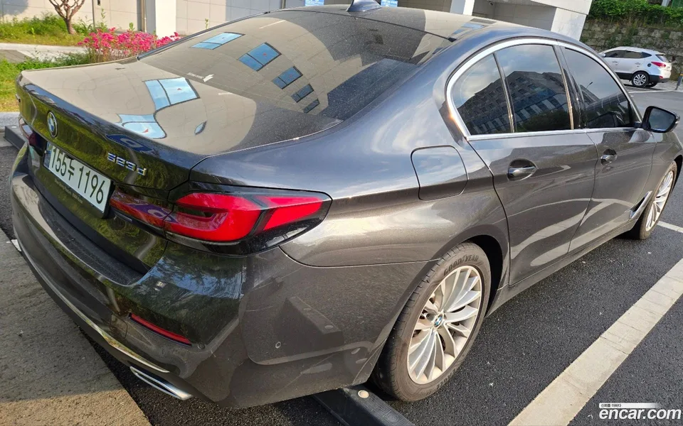BMW 5 Series 523d xDrive 2023 — миниатюра 4
