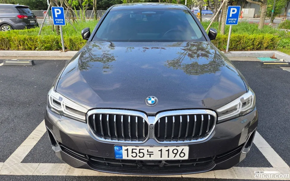 BMW 5 Series 523d xDrive 2023 — фото 1, купить с доставкой в Москву