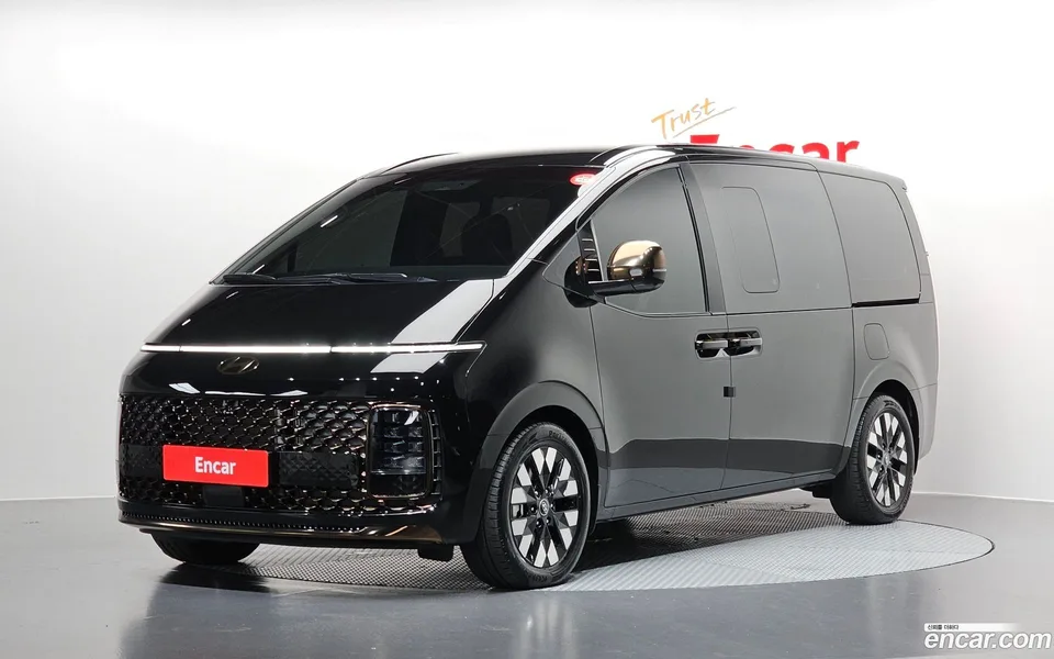 Hyundai Staria 4WD 9 2024 — фото 1, купить с доставкой в Москву