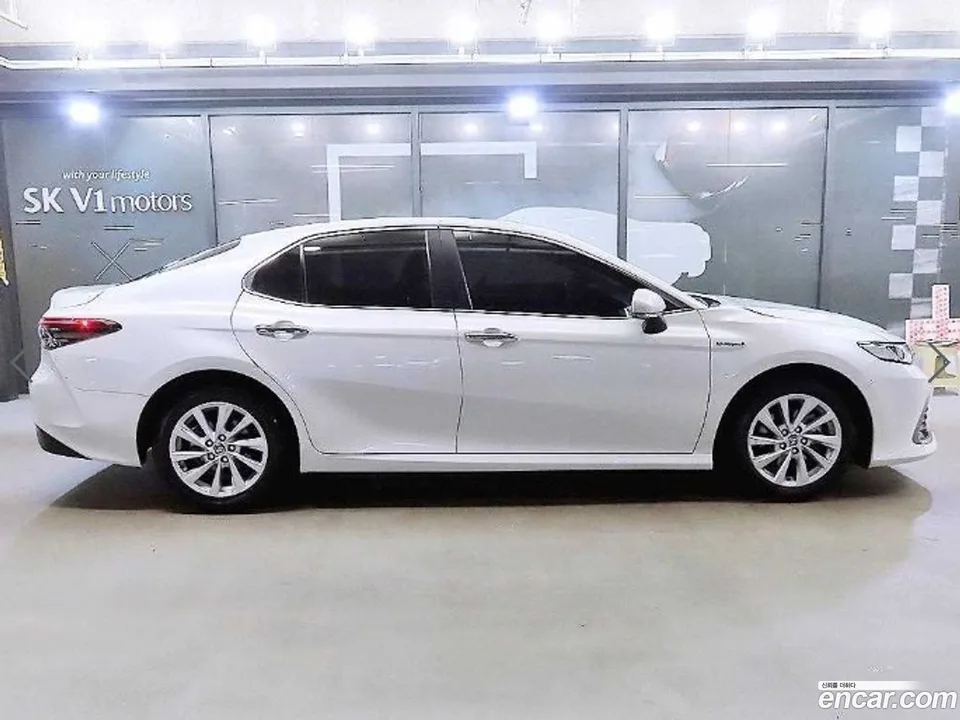 Toyota Camry 2.5 LE 2023 — миниатюра 3