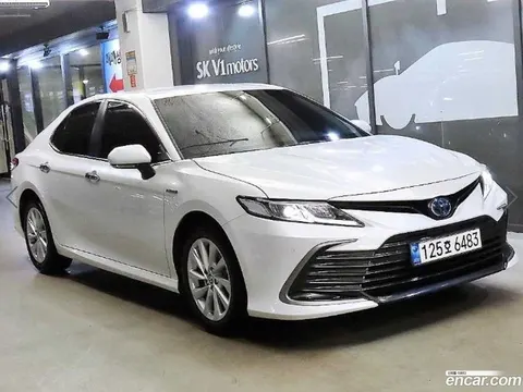 Toyota Camry 2023 купить в Москве