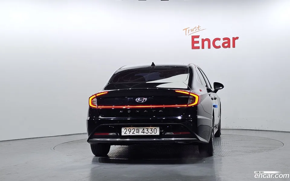 Hyundai Sonata Hybrid 2023 — thumbnail 4