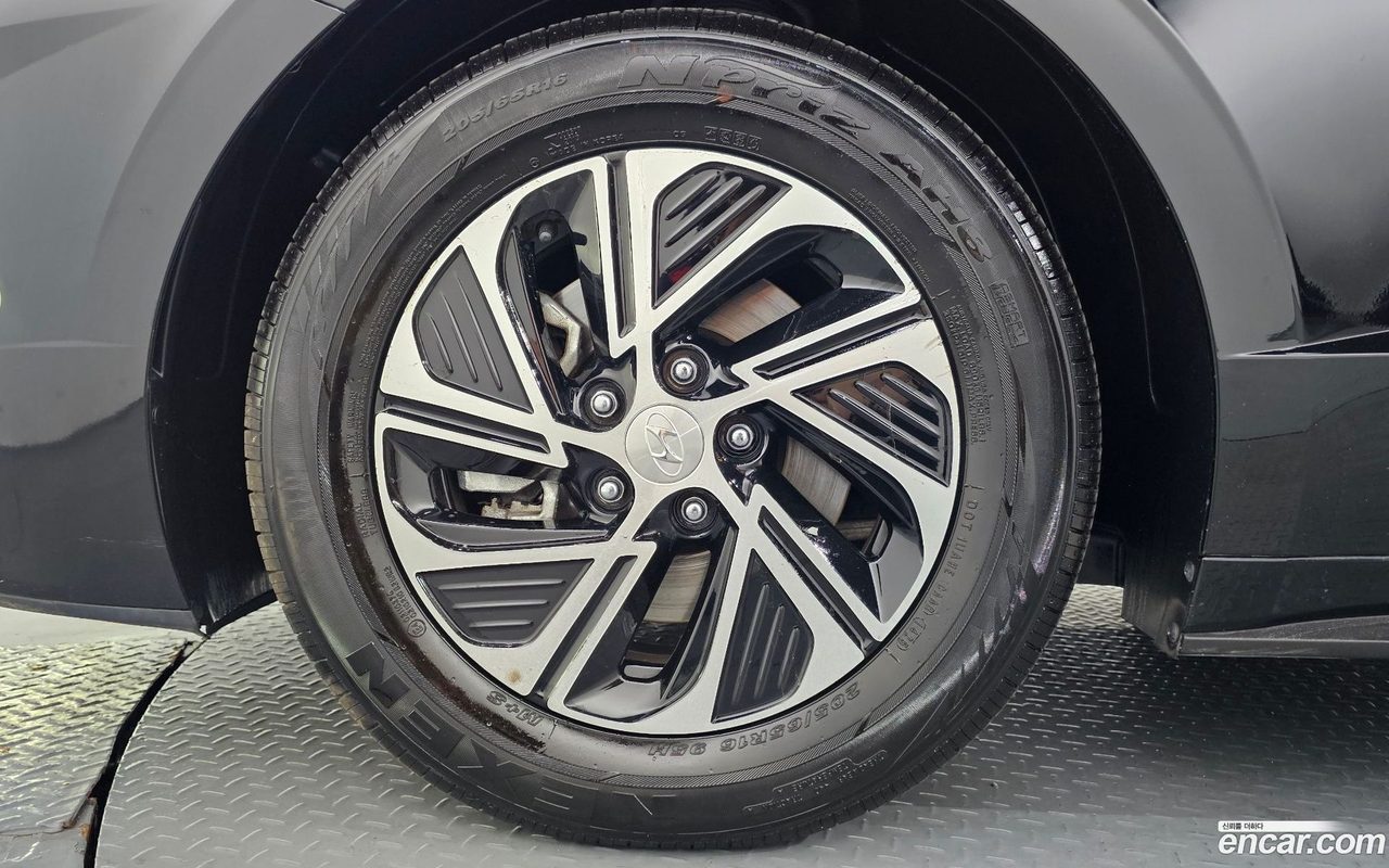 Hyundai Sonata Hybrid 2023 — 5