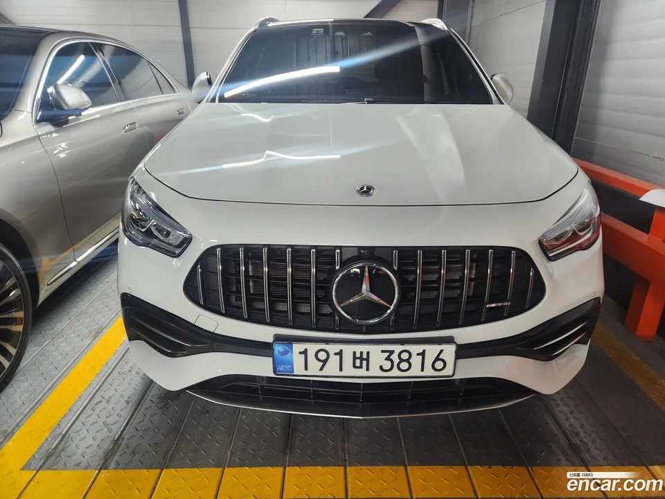 Mercedes-Benz GLA-Class GLA45 AMG 4MATIC+ 2023 — миниатюра 2