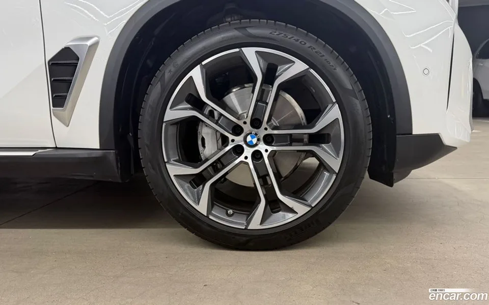 BMW X5 xDrive 40i xLine 2025 — миниатюра 2