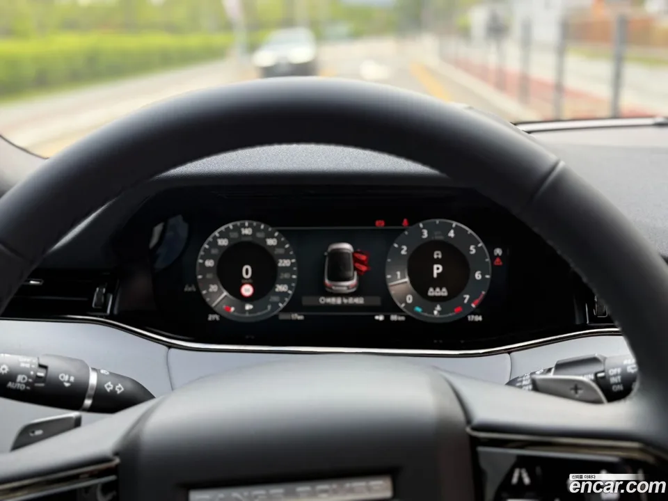 Land Rover Range Rover Evoque P250 R- SE 2026 — миниатюра 2
